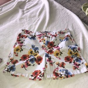 Gloria Vanderbilt size 16 floral print shorts